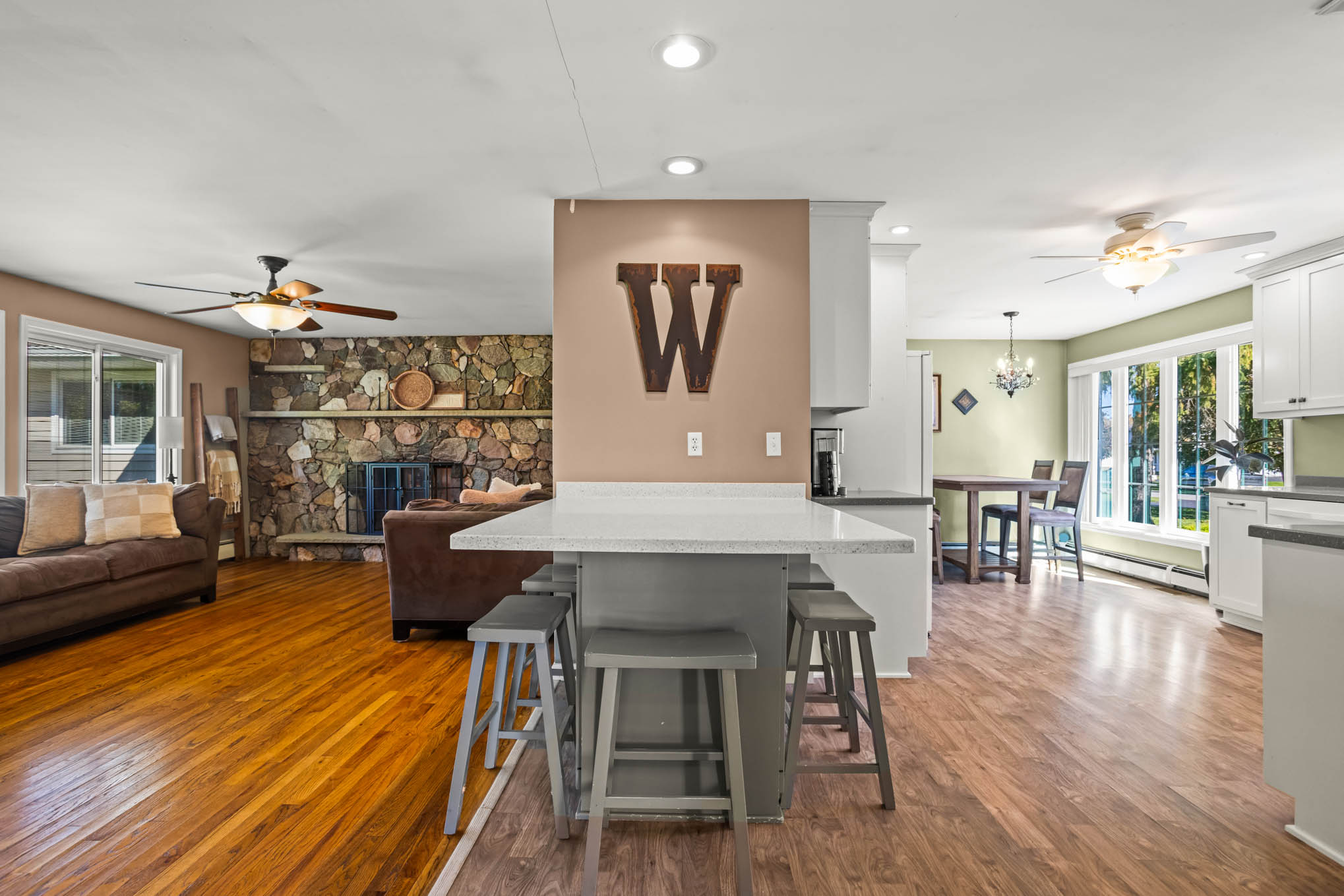 Breakfast bar connecting kitchen and living room