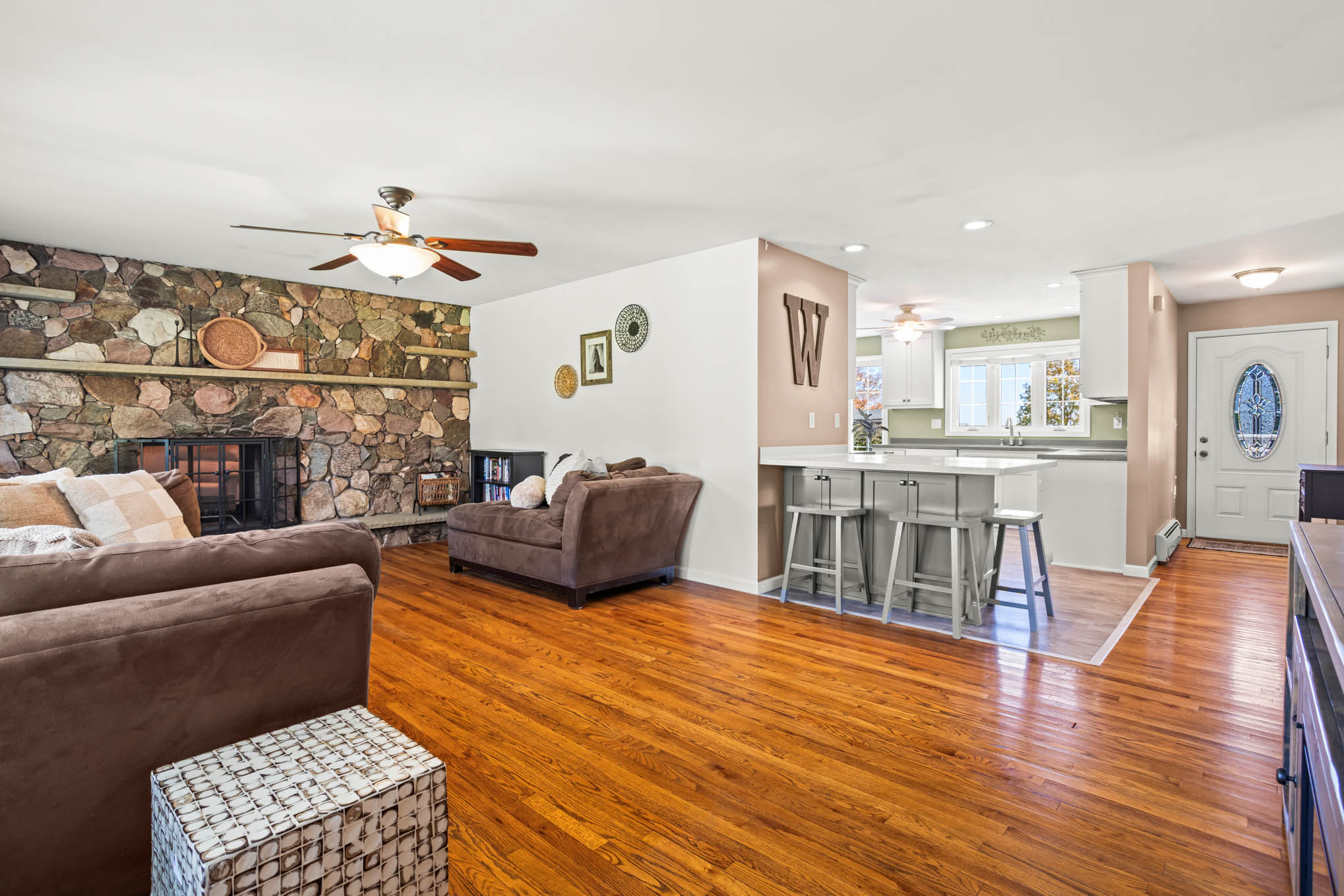 Living room and breakfast bar